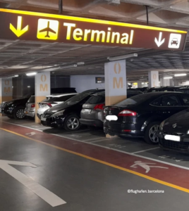 Parkhaus Girona Flughafen Spanien